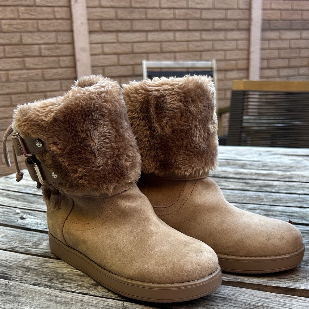 NWOT G by Guess Cozy Tan Fur-Lined Ankle Boots Size 6.5